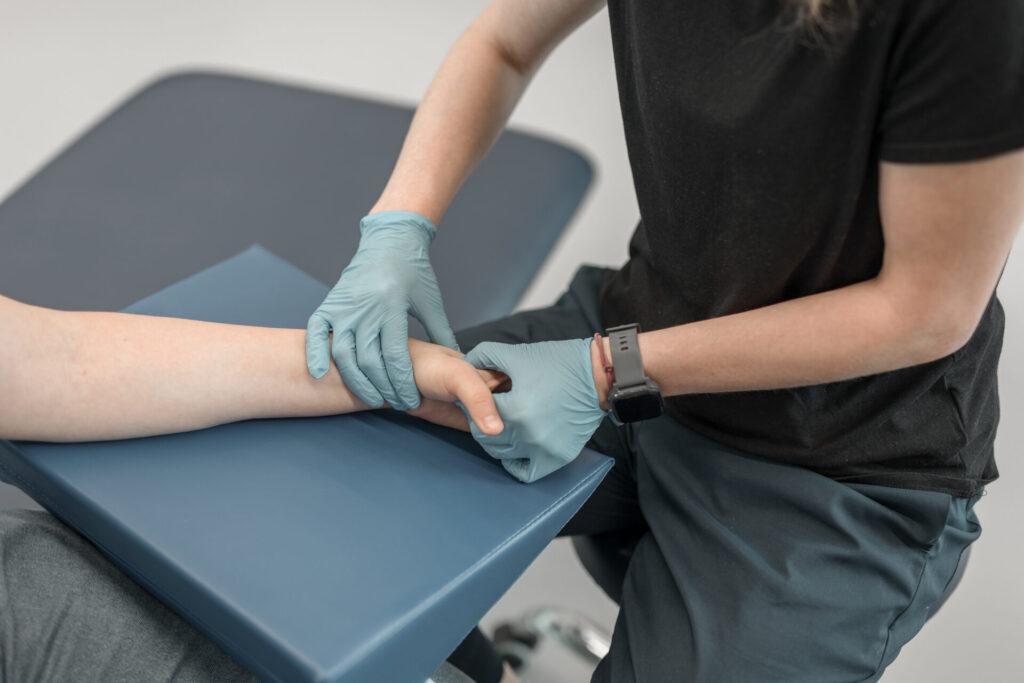 tenolysis of the wrist